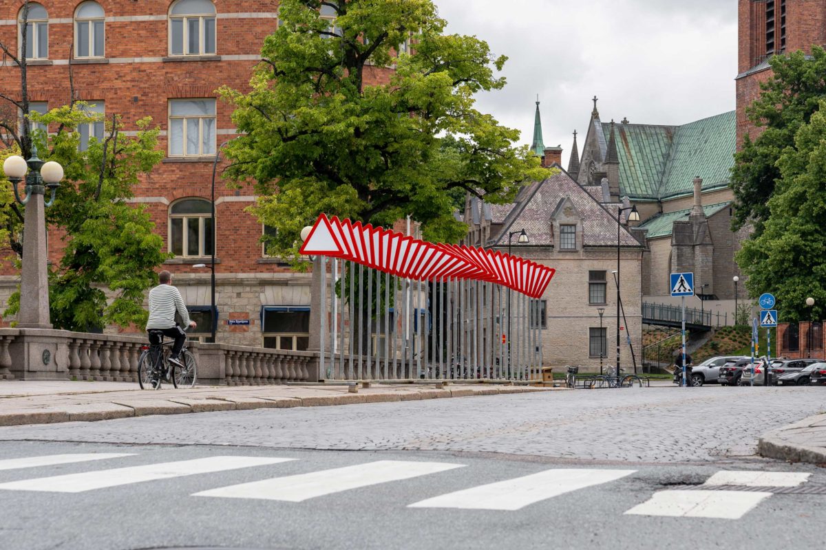 SpY_YIELD Public installation composed of thirty yield signs OPENART Örebro - Sweden
